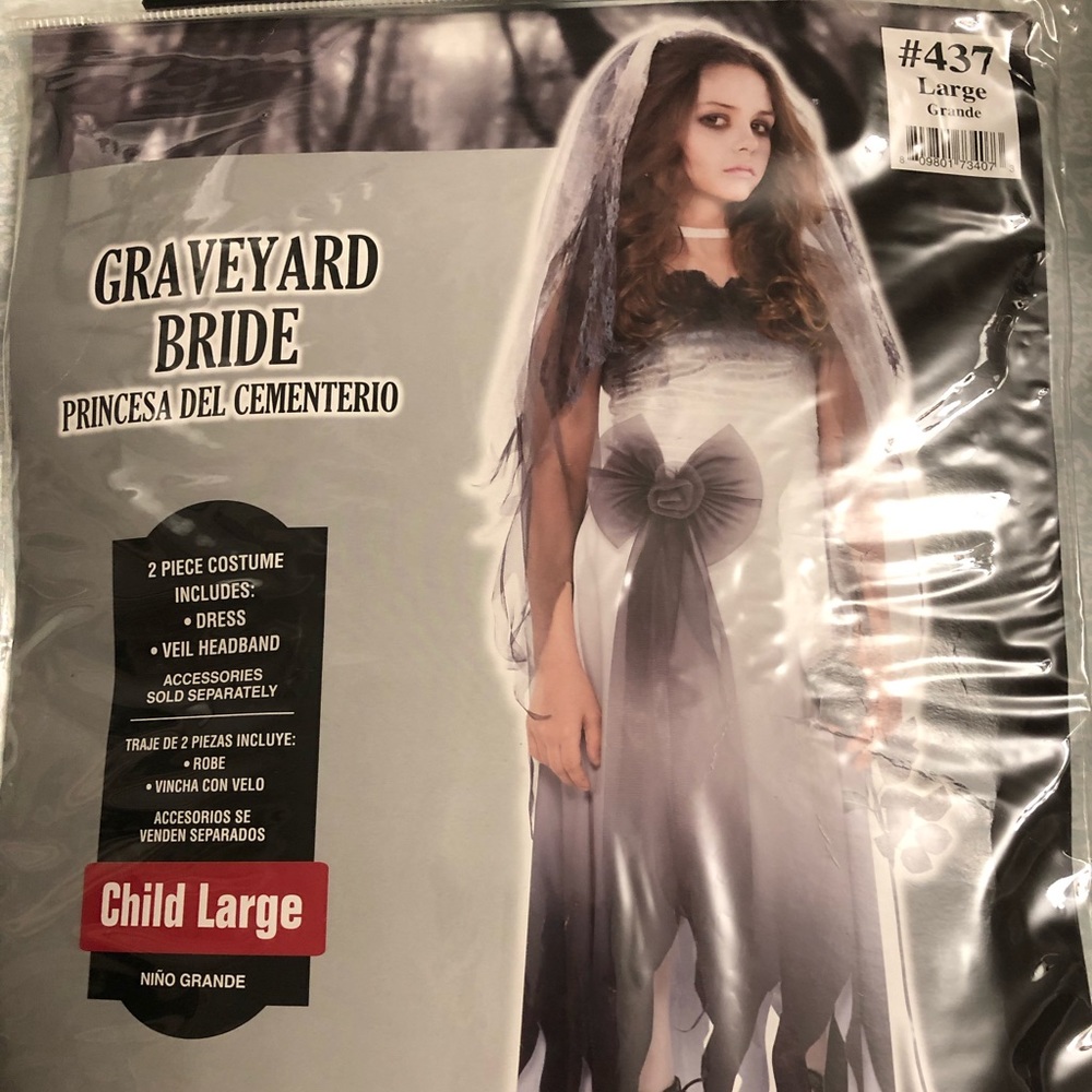 Holloween costume - Graveyard  Bride